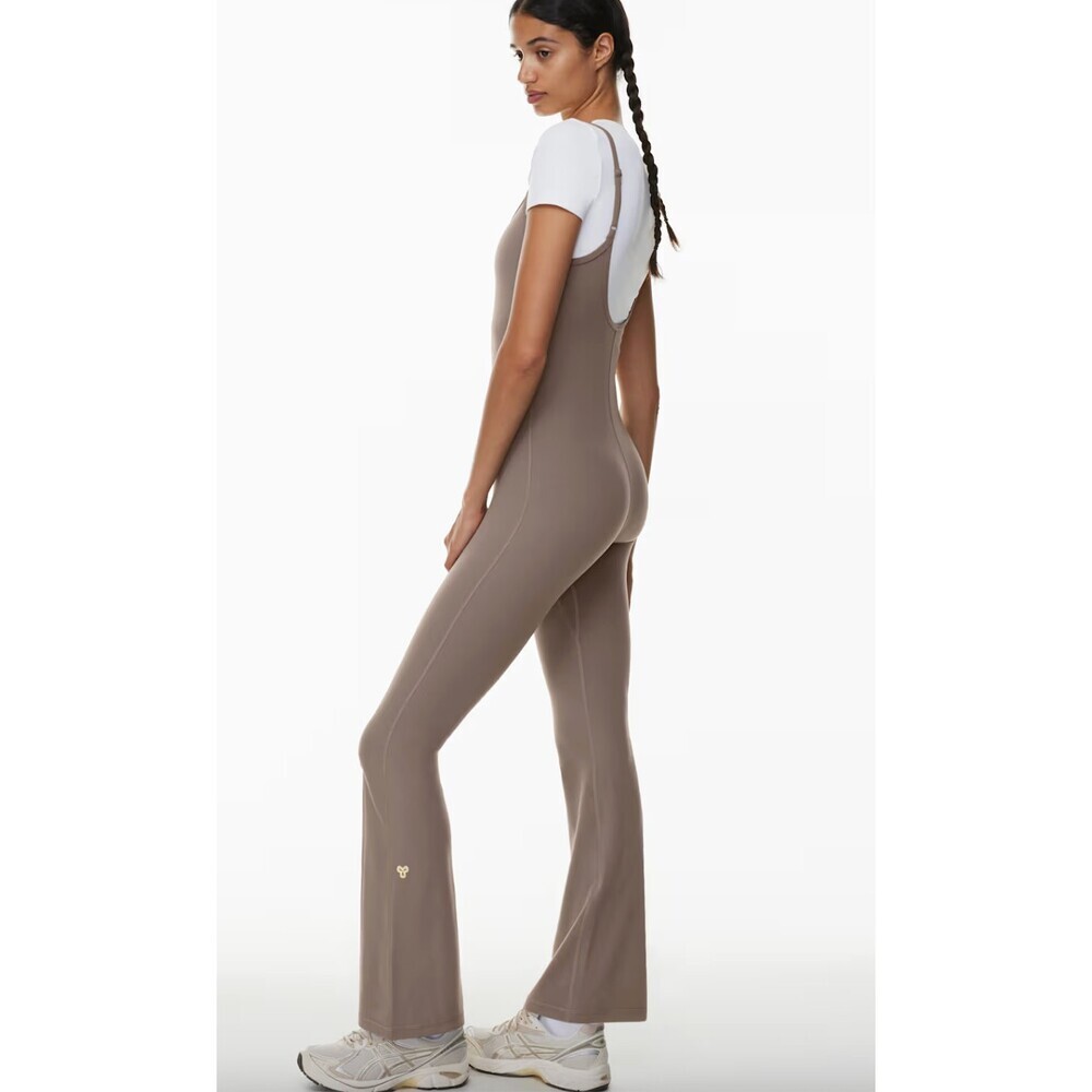 Aritzia Golden Butter Essential Flare Jumpsuit in Turner Taupe Size Small